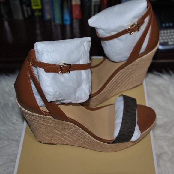NWT Michael Kors "Kimberly" Leather Wedge - Picture 1 of 4